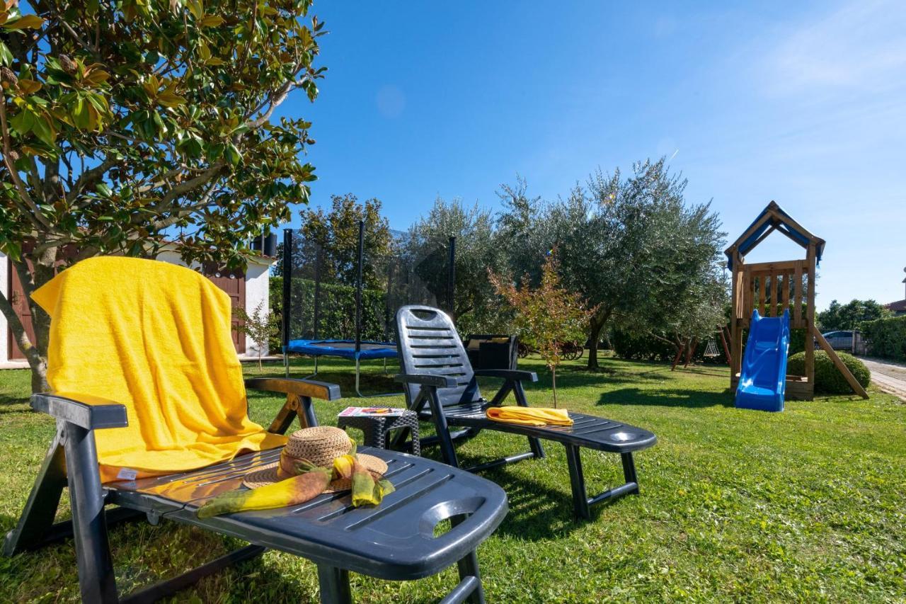 Villa Livia With Three Nice Apartments, Swimming Pool, Childrens Playground, Barbecue And Free Parking Ližnjan Exterior foto